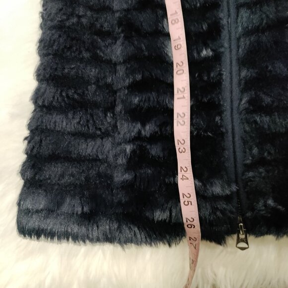 A/X Armani Exchange  Black Faux Fur Full Zip Front Sleeveless Vest Women's S/P - Picture 14 of 14